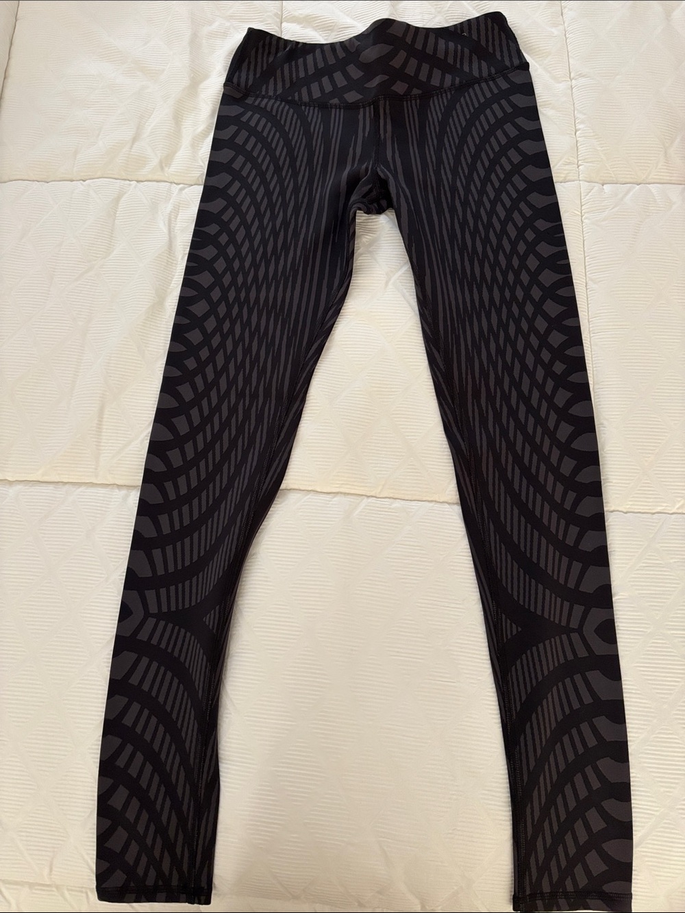 ALO Yoga Black Geometric-Print Leggings